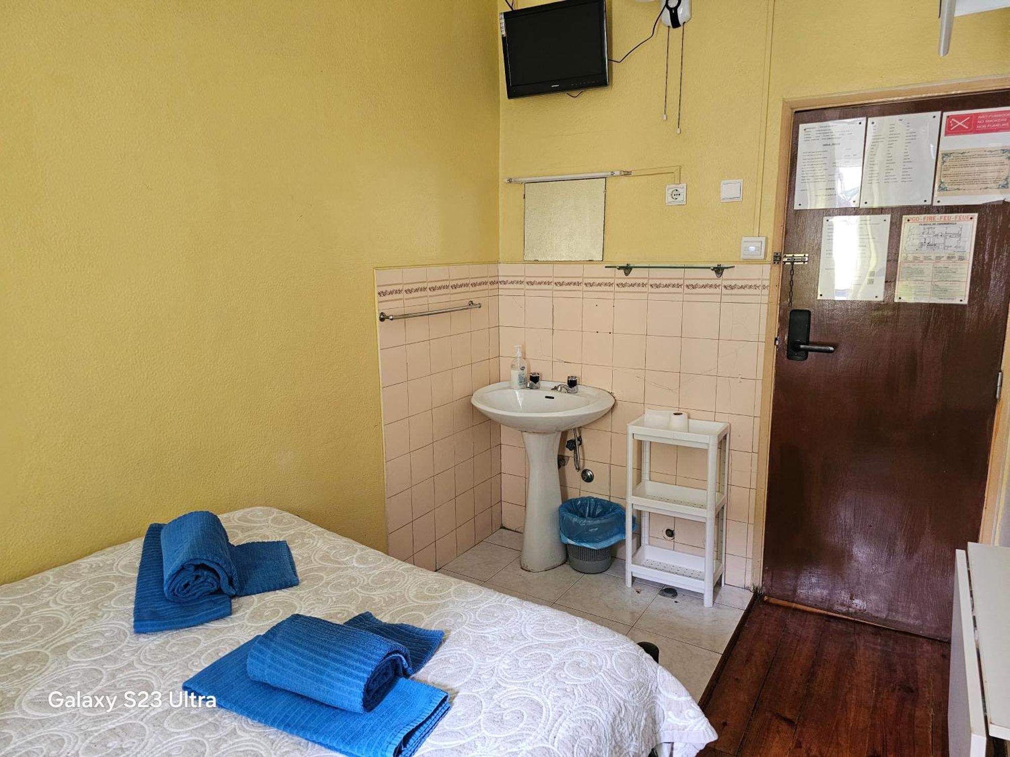 Pensao Residencial Flor Dos Cavaleiros — Photos 1